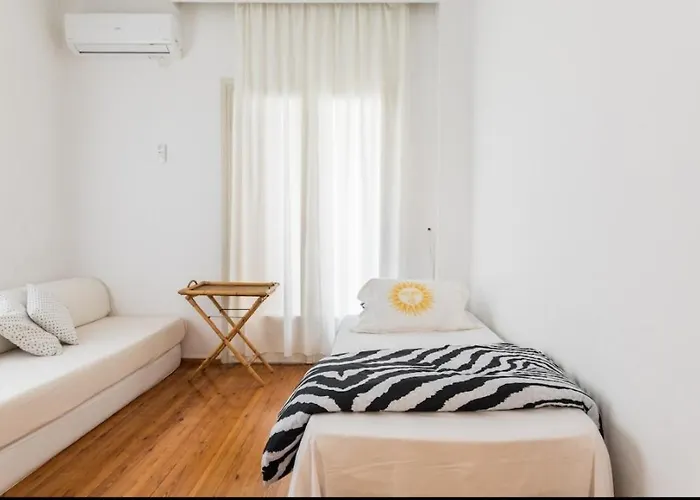 Central Luxury Apartment At Proxenou Koromila